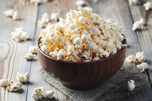 Remplacer le sel par de la levure nutritionnelle dans le pop-corn